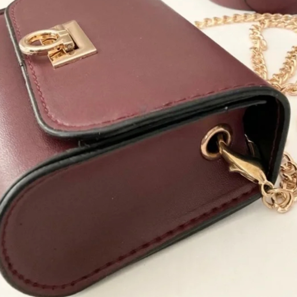 *ONLY ONE LEFT!! Trendy 3-in-1 Crossbody Bag, NWT